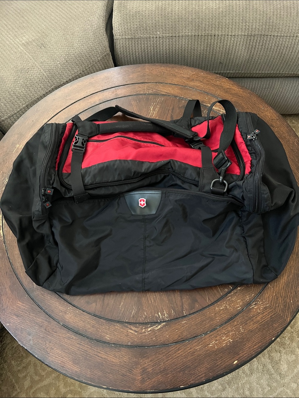 Victorinox Swiss Army Duffel Travel Bag Preowned